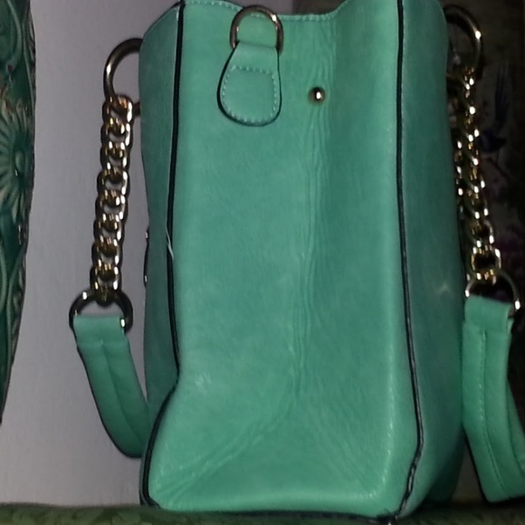 Mint Shoulder Bag with gold-tone accents - Picture 3 of 3